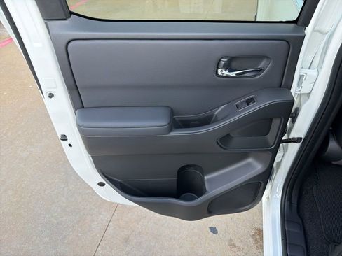 Used 2024 Nissan Frontier SL w/ Technology Package image 15