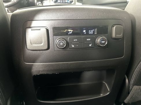 Used 2019 Chevrolet Tahoe LT w/ Luxury Package AWD/4WD image 25