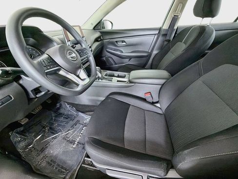 Used 2024 Nissan Sentra SV FWD image 19