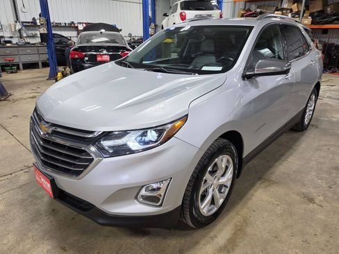 Used 2021 Chevrolet Equinox Premier w/ LPO, Floor Liner Package AWD/4WD image 4