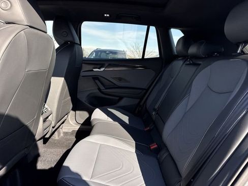 New 2026 Volkswagen Tiguan SE R-Line FWD image 9