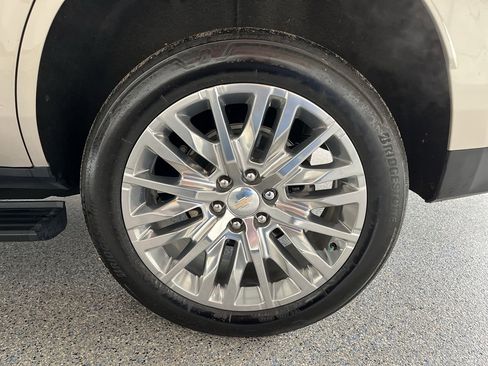 Used 2024 Chevrolet Tahoe High Country image 40