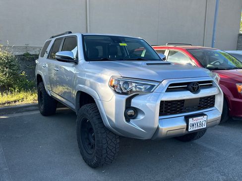 Used 2021 Toyota 4Runner TRD Off-Road Premium w/ Moonroof Package AWD/4WD image 2
