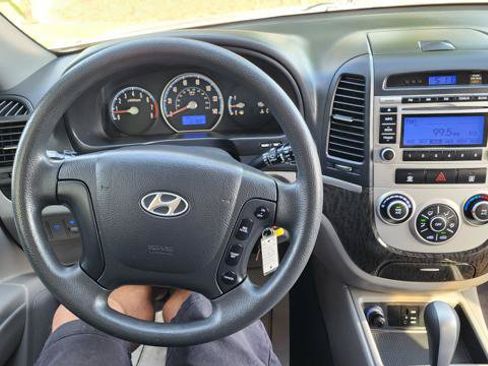 Used 2009 Hyundai Santa Fe GLS FWD image 17