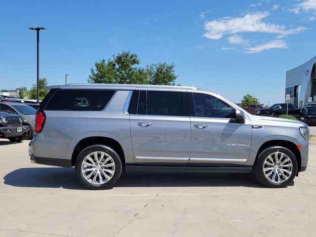 Used 2022 GMC Yukon XL Denali AWD/4WD image 2