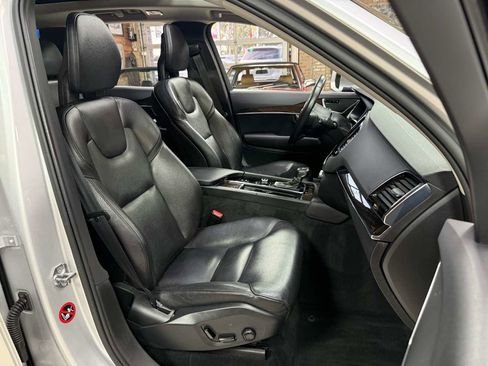 Used 2016 Volvo XC90 T6 Momentum w/ Momentum Plus Package AWD/4WD image 27