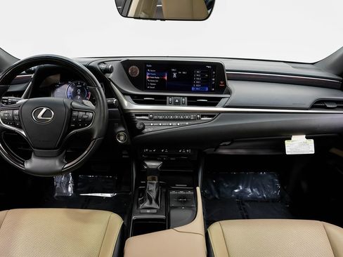 Used 2019 Lexus ES 350 w/ Premium Package image 12