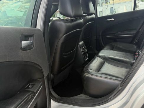 Used 2019 Dodge Charger SXT w/ Leather Interior Group RWD image 12