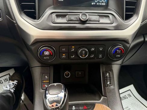 Used 2019 GMC Acadia SLE image 35