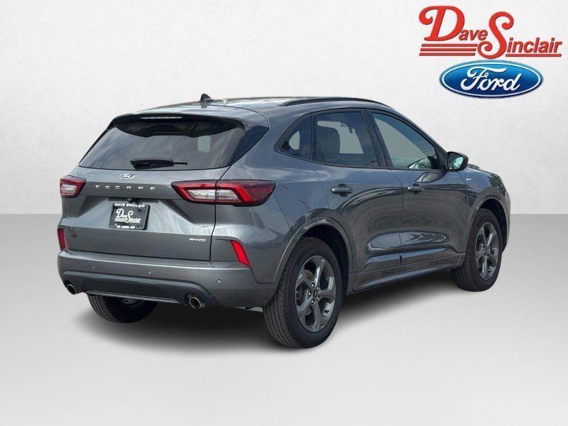 Used 2024 Ford Escape ST-Line w/ Tech Pack #1 AWD/4WD image 7
