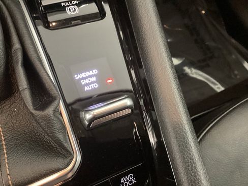 Used 2022 Jeep Compass Limited image 25