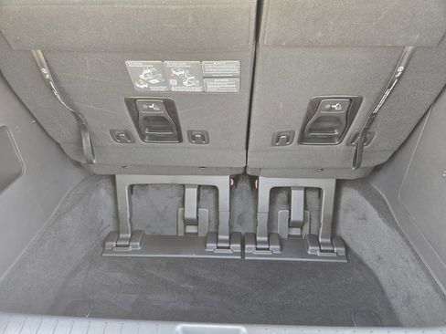 New 2026 Kia Carnival FWD image 24