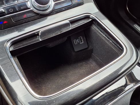 Used 2023 Lincoln Nautilus AWD image 12