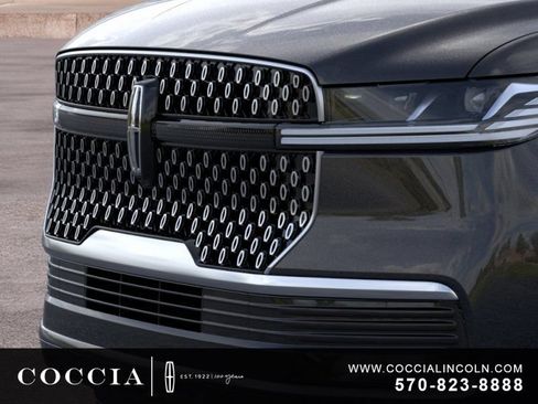 New 2026 Lincoln Navigator Premiere AWD/4WD image 17