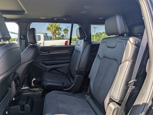 New 2025 Jeep Grand Cherokee L Altitude image 14