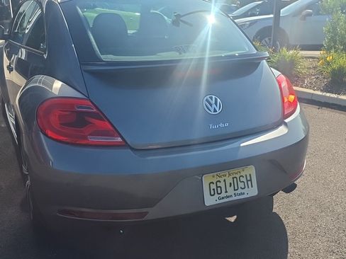 Used 2014 Volkswagen Beetle R-Line FWD image 11