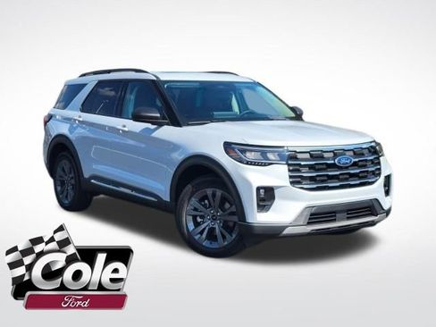 New 2025 Ford Explorer Active w/ Active Comfort Package image 1