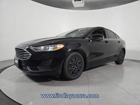Used 2019 Ford Fusion S image 2