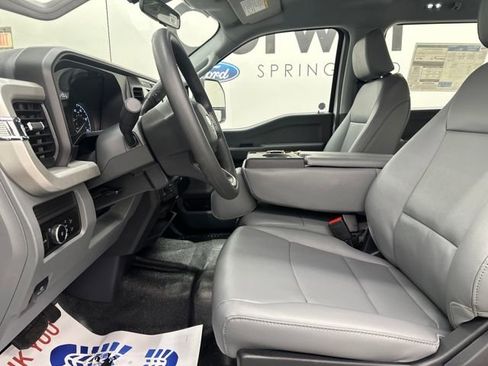 New 2026 Ford F250 XL w/ XL Chrome Package image 21