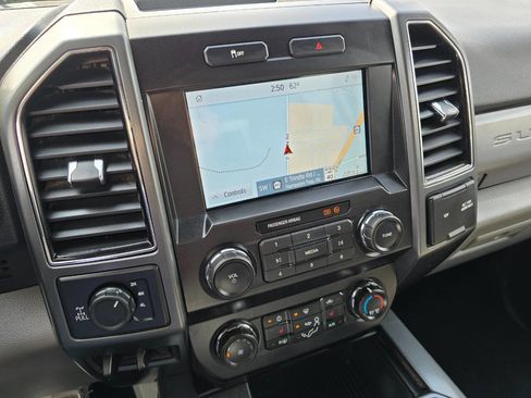 Used 2021 Ford F250 XLT w/ XLT Premium Package image 17