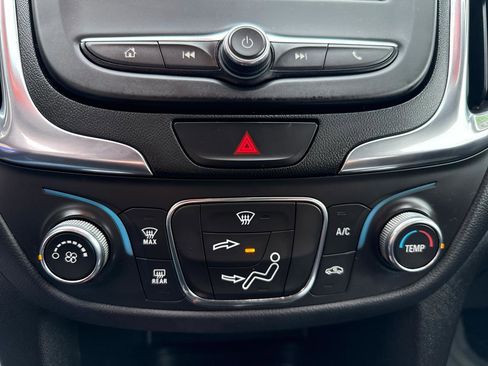 Used 2021 Chevrolet Equinox LT image 20