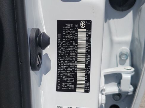 Used 2026 Toyota Corolla LE FWD image 32