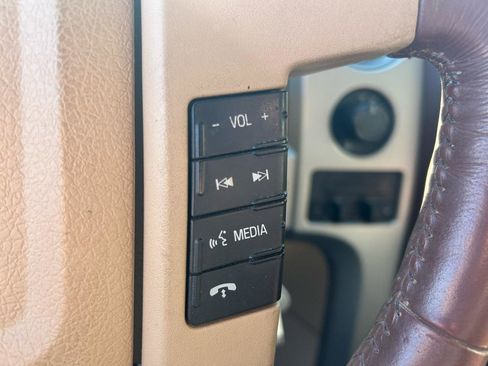 Used 2014 Ford F150 King Ranch w/ King Ranch Luxury Package image 17