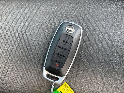 Used 2024 Nissan Rogue SV FWD image 23