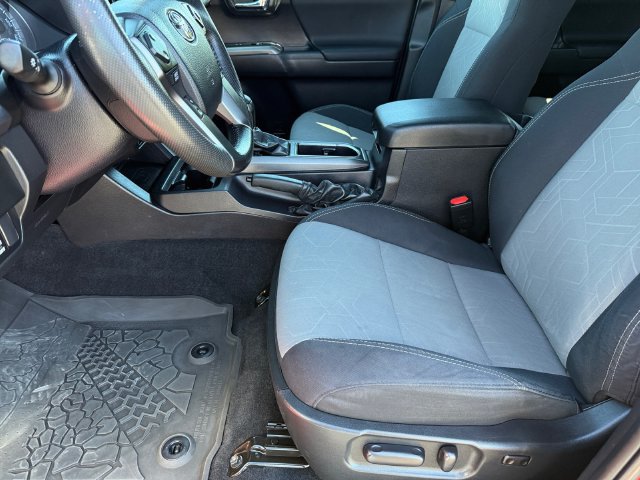 Used 2022 Toyota Tacoma TRD Off-Road w/ Technology Package AWD/4WD image 12