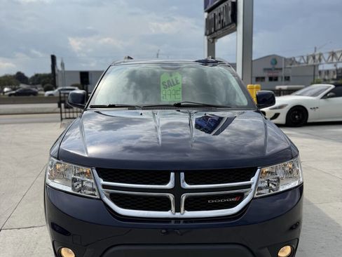 Used 2018 Dodge Journey SXT image 2