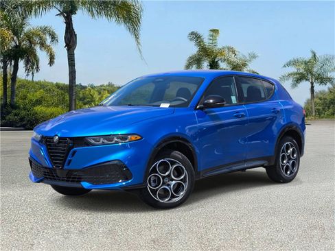 New 2026 Alfa Romeo Tonale w/ Black Premium Package AWD/4WD image 1