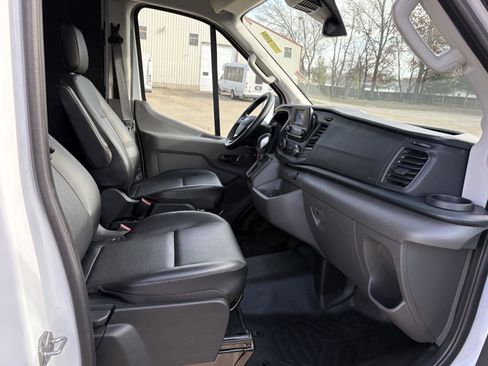 Used 2025 Ford Transit 250 148 Medium Roof w/ Load Area Protection Package image 9