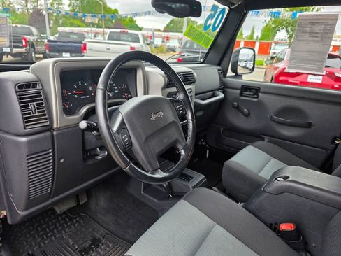 Used 2005 Jeep Wrangler Unlimited AWD/4WD image 9