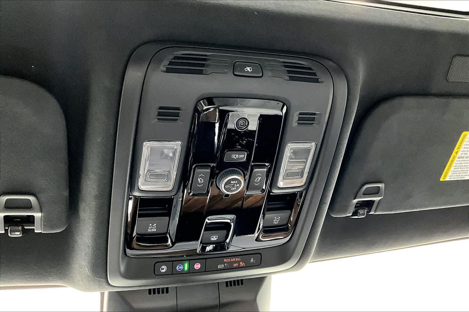 Used 2025 Cadillac Escalade Sport Platinum w/ LPO, Floor Liner Package AWD/4WD image 31