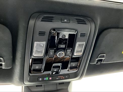 Used 2025 Cadillac Escalade Sport Platinum w/ LPO, Floor Liner Package AWD/4WD image 31