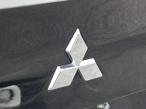 Used 2023 Mitsubishi Outlander SEL 40th Anniversary AWD/4WD image 29