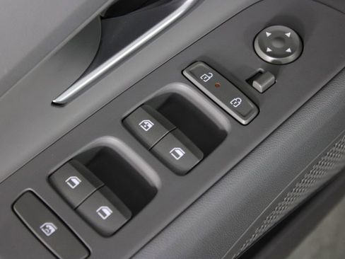 Certified 2024 Hyundai Elantra SEL FWD image 23