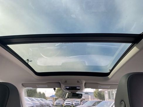 New 2026 Volkswagen Tiguan SE image 57