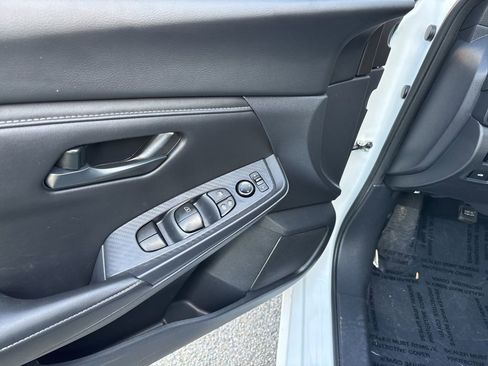 Used 2025 Nissan Sentra S image 14