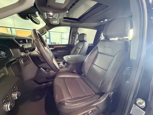 Used 2025 GMC Sierra 2500 Denali w/ Denali Reserve Package AWD/4WD image 14
