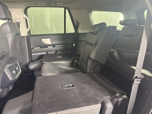 Used 2025 Ford Expedition Active image 12