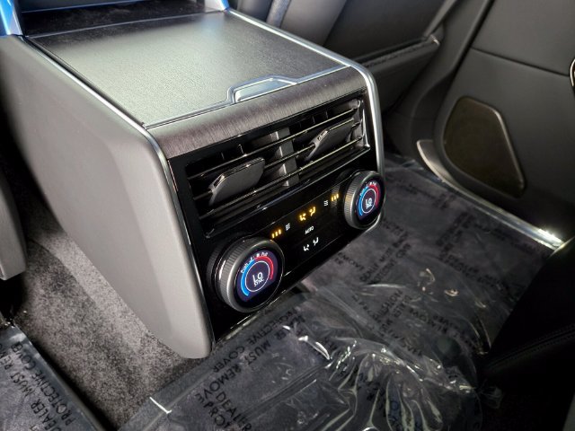 New 2026 Land Rover Range Rover SV AWD/4WD image 13