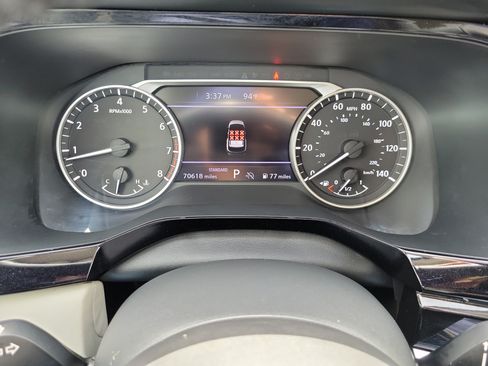 Used 2022 Nissan Pathfinder SV FWD image 30