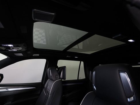 Used 2025 Cadillac Escalade V w/ LPO, ONYX Package image 20