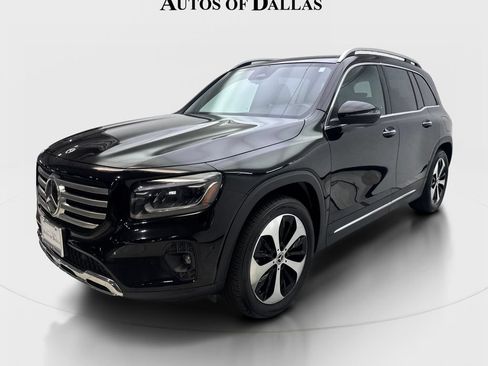 Used 2025 Mercedes-Benz GLB 250 4MATIC image 2