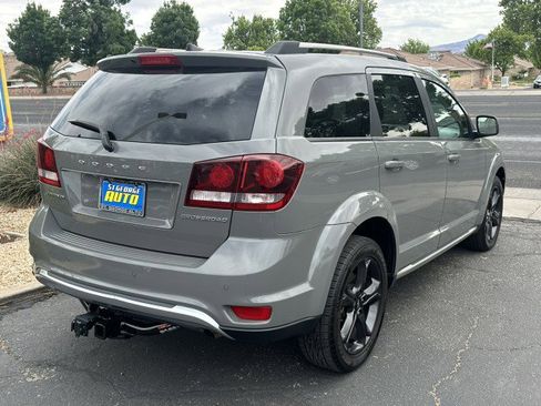 Used 2020 Dodge Journey Crossroad FWD image 3