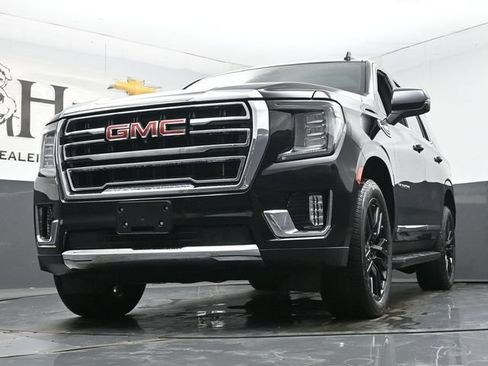 Used 2023 GMC Yukon SLT w/ SLT Premium Package AWD/4WD image 4