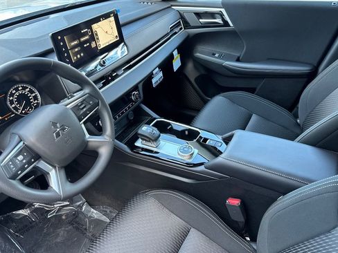 New 2026 Mitsubishi Outlander ES AWD/4WD image 10