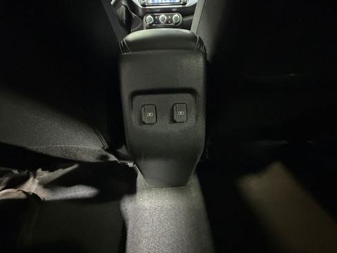 Certified 2023 Nissan Kicks SV FWD image 32
