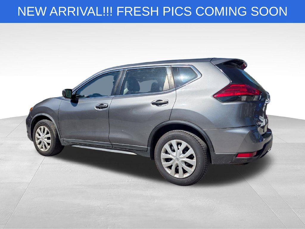 Used 2017 Nissan Rogue S FWD image 4